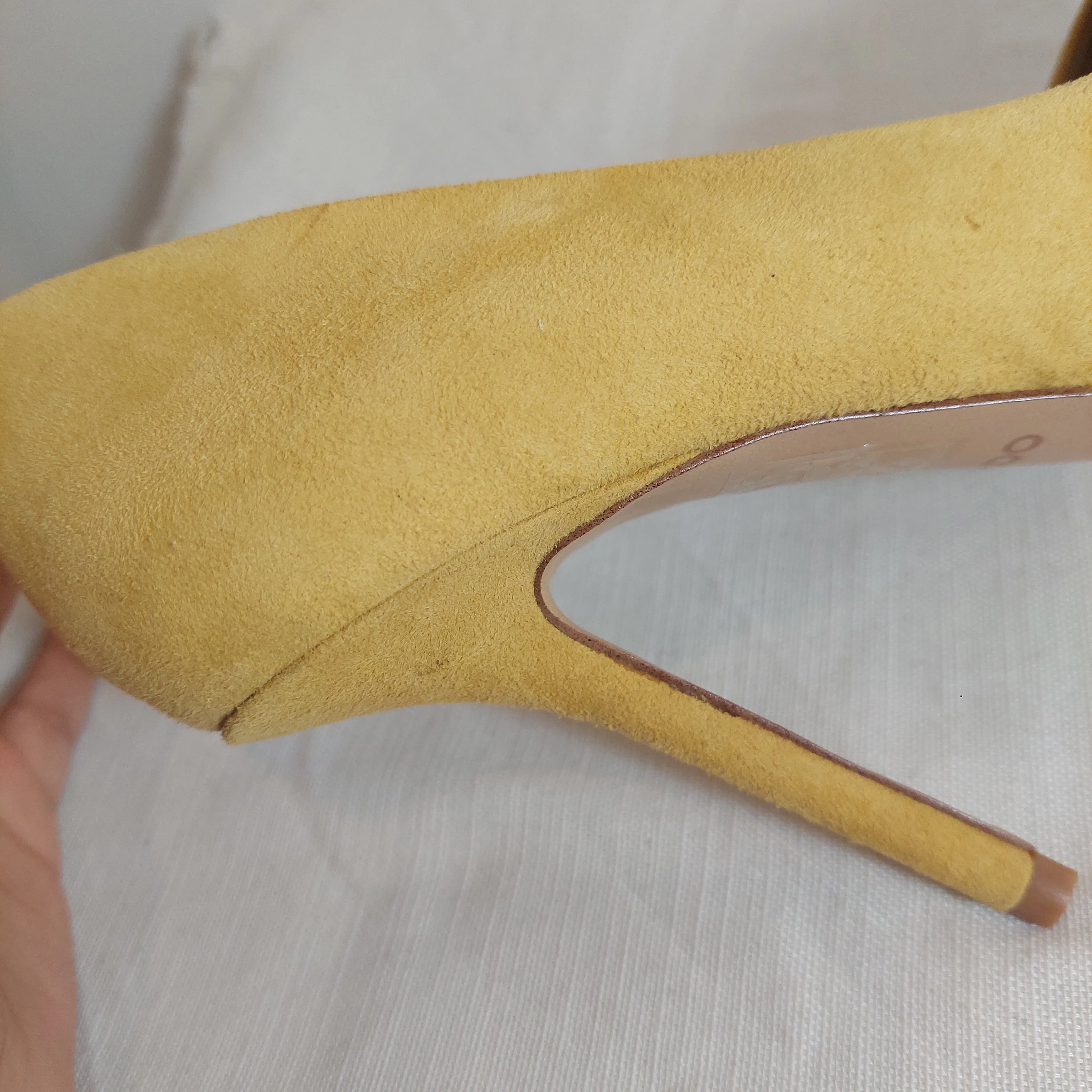 ALDO Yellow Suede Sophy Pointed Pumps | Like new |